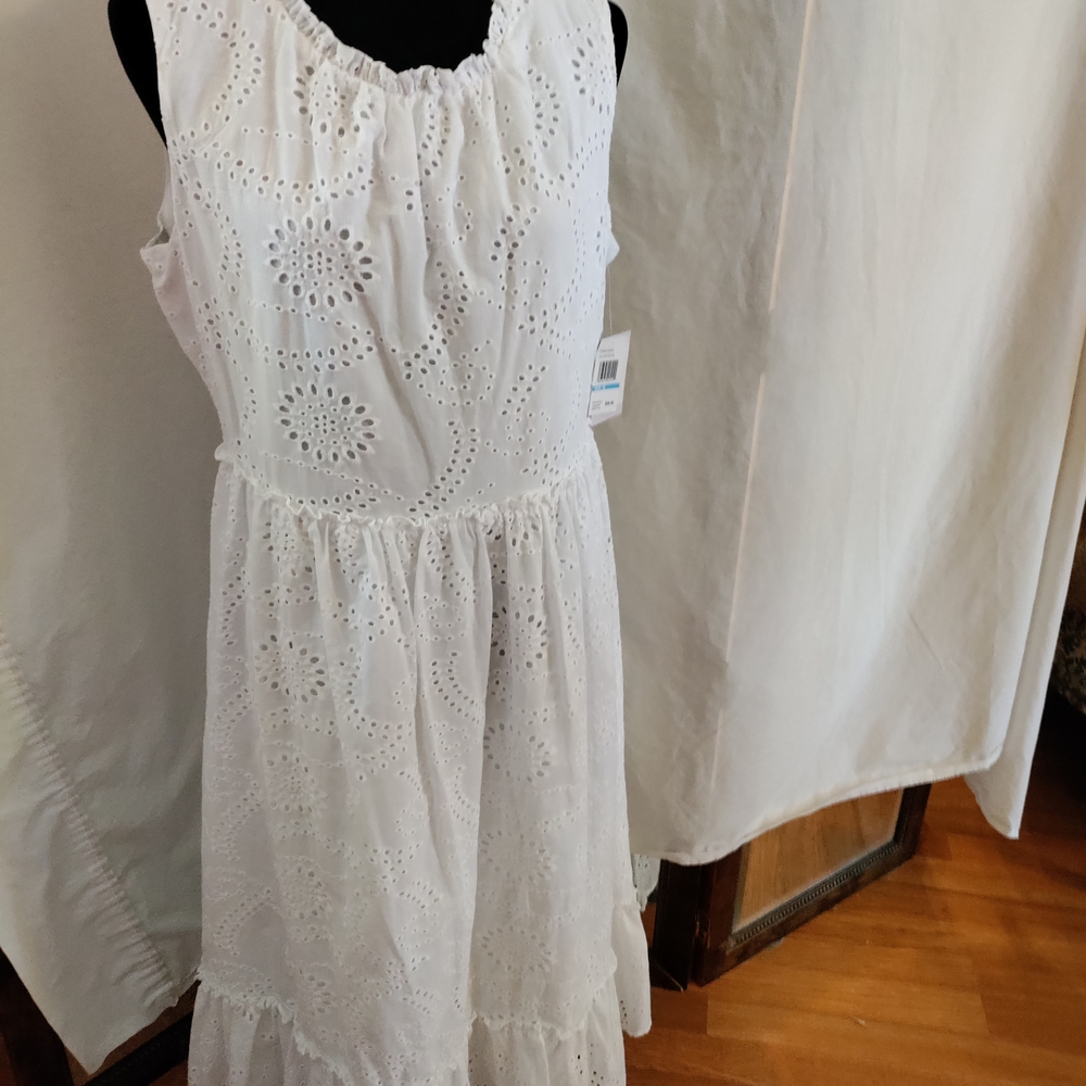 White Eyelet Sleeveless Casual/Business Casual Dress NWT. - Picture 3 of 7